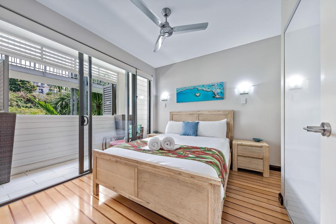 Апартаменты Seas The Day At The Marina Эйрли-Бич Экстерьер фото