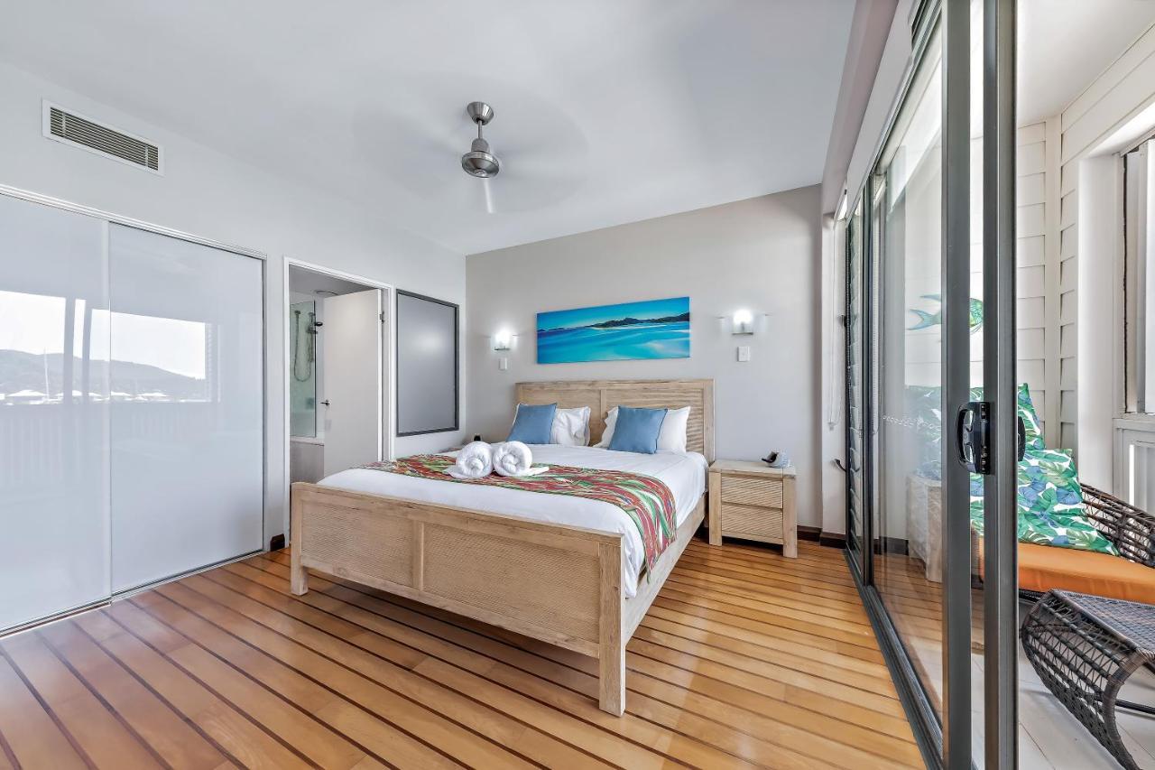 Апартаменты Seas The Day At The Marina Эйрли-Бич Экстерьер фото